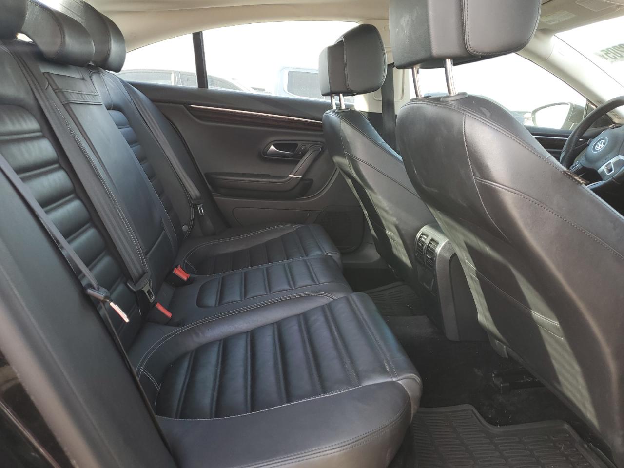 2013 Volkswagen Passat CC - Image 10