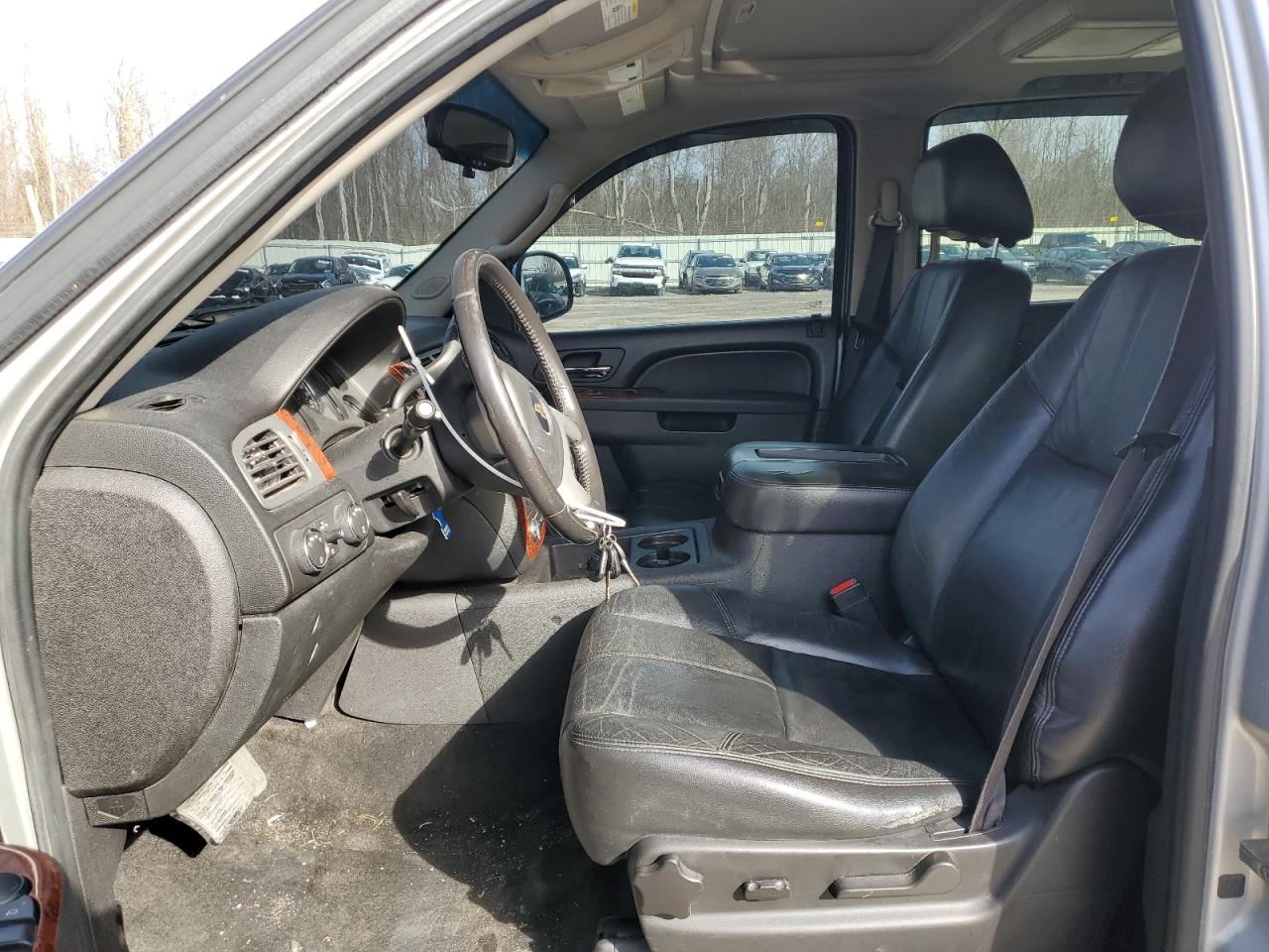 2012 Chevrolet Suburban - Image 7