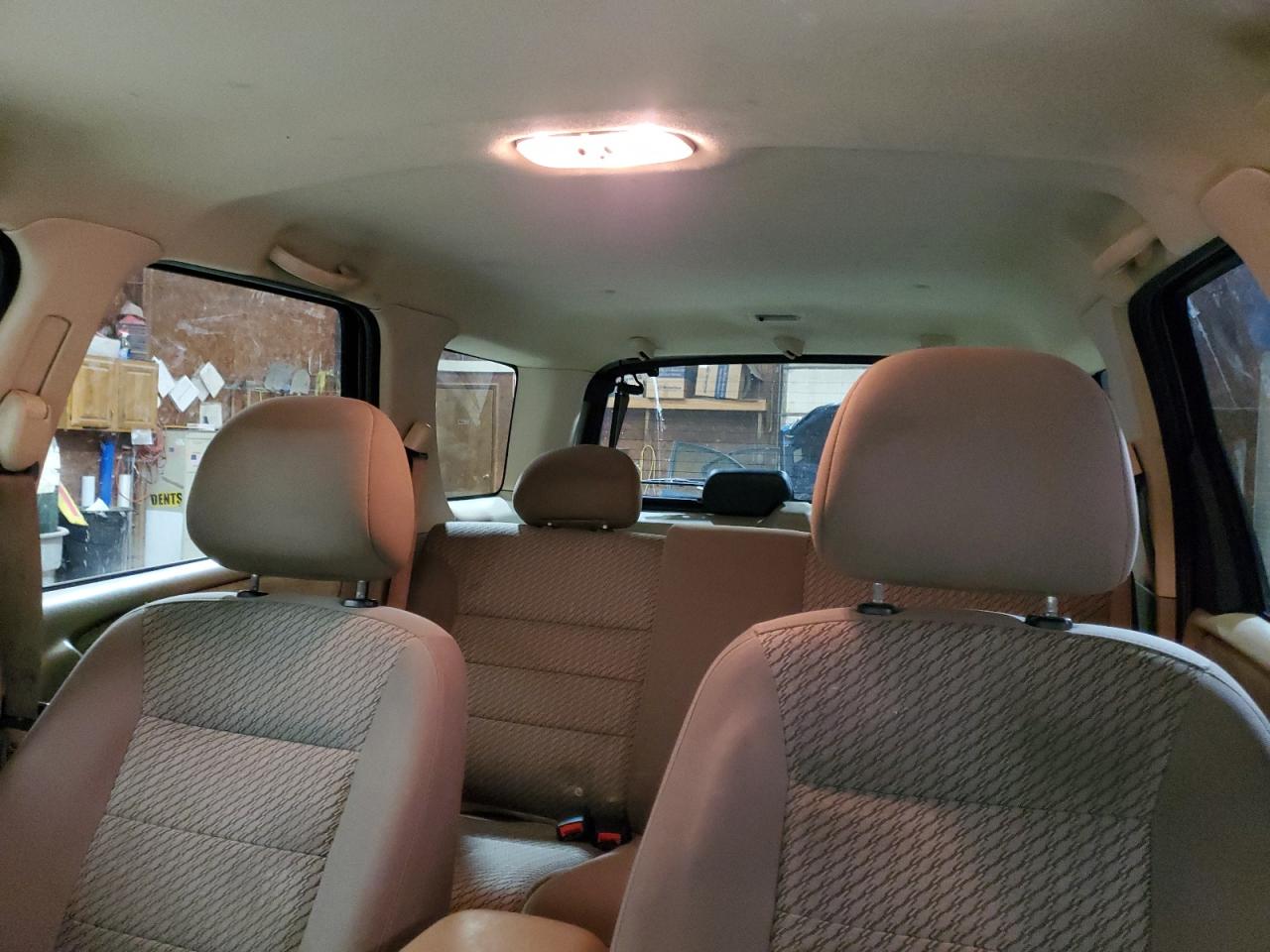 2004 Ford Escape - Image 10