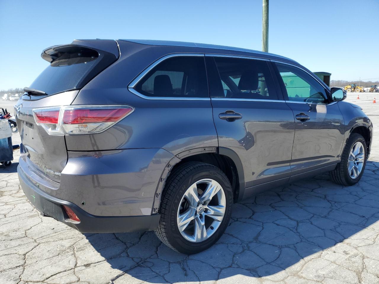 2015 Toyota Highlander - Image 3