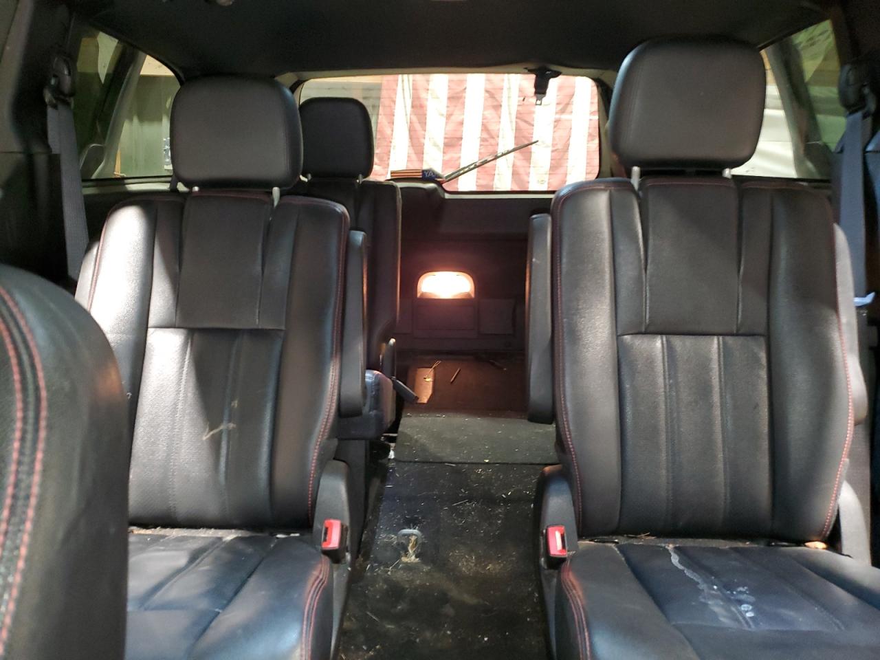 2018 Dodge Caravan - Image 10