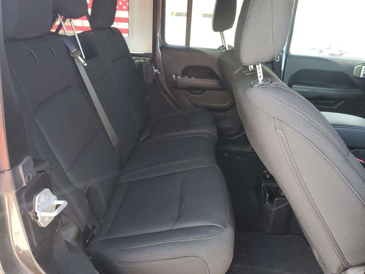 2019 Jeep Wrangler - Image 11