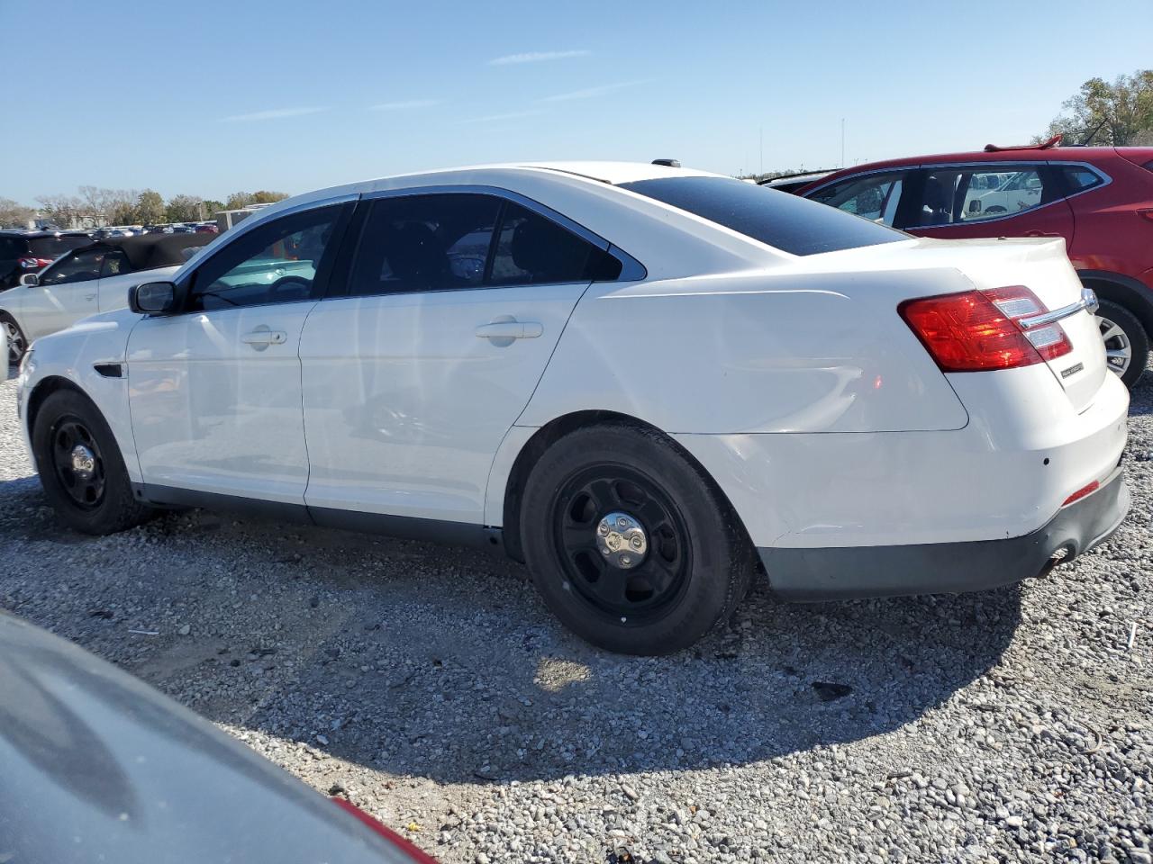 2015 Ford Taurus - Image 2