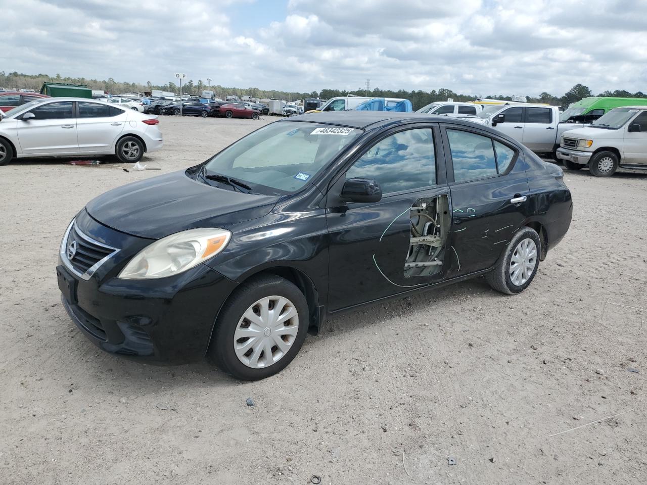 2012 Nissan Versa - Image 1