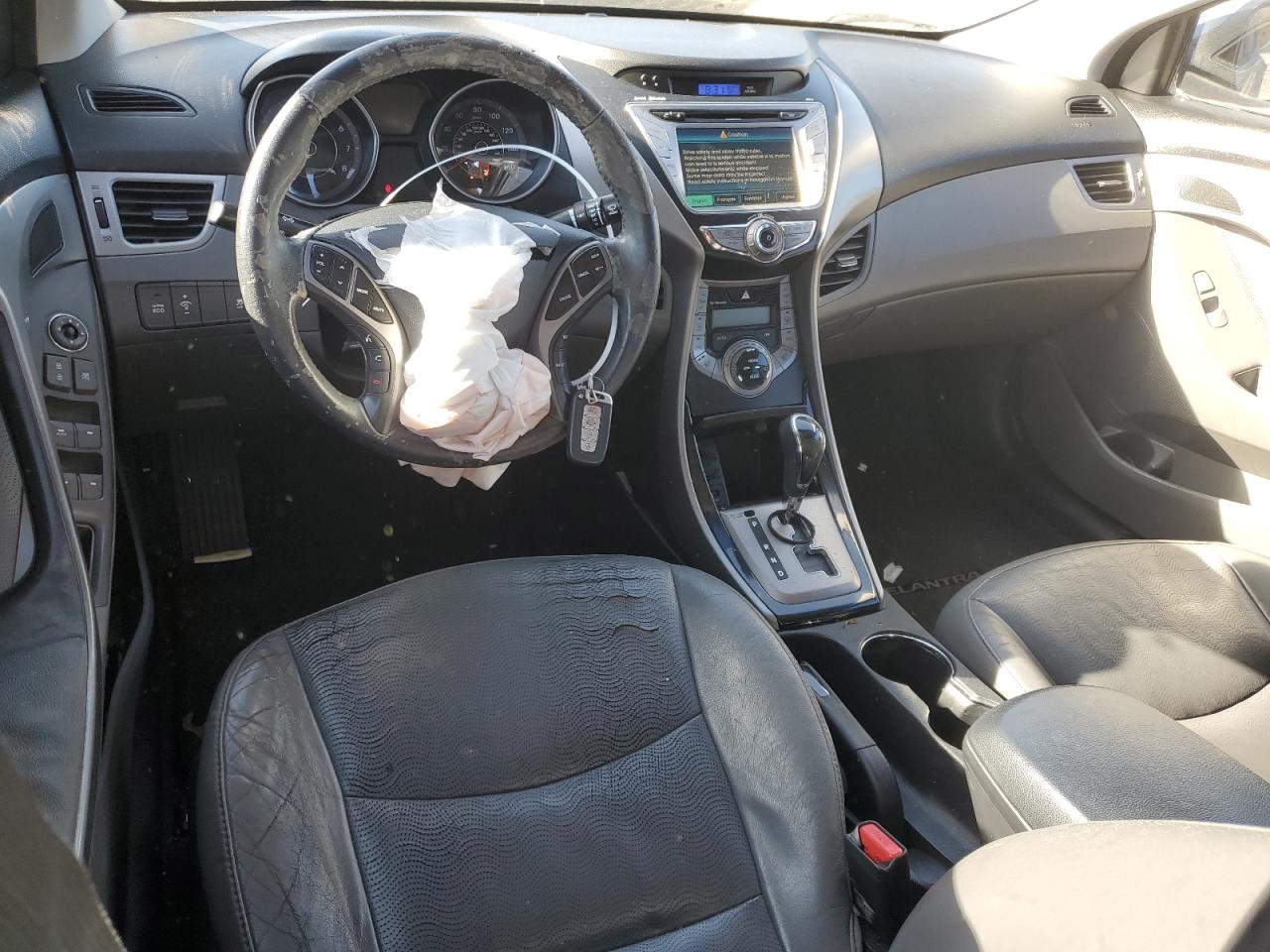 2013 Hyundai Elantra - Image 8
