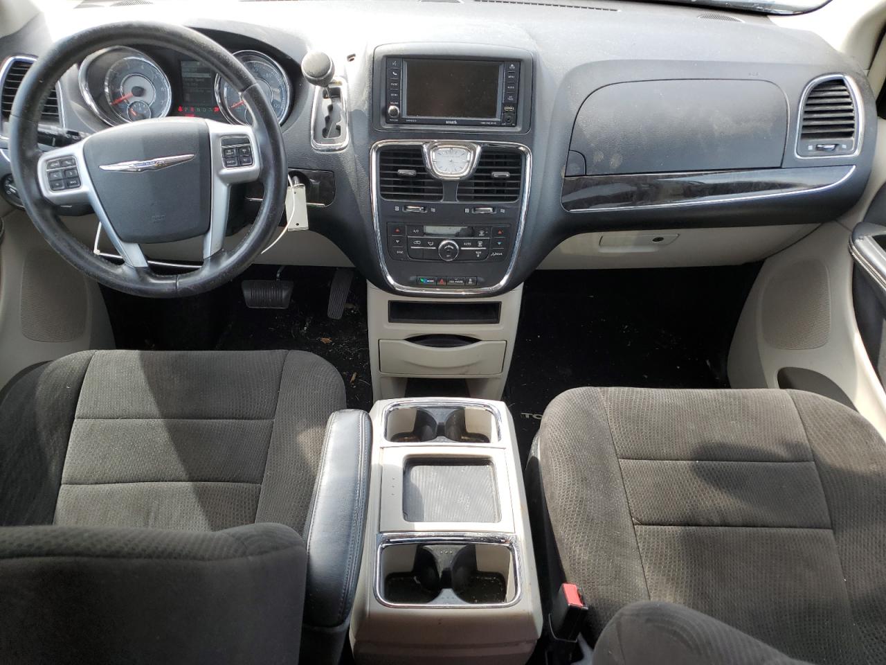 2012 Chrysler Town & Country - Image 8