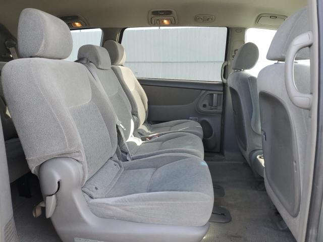 2005 TOYOTA SIENNA CE