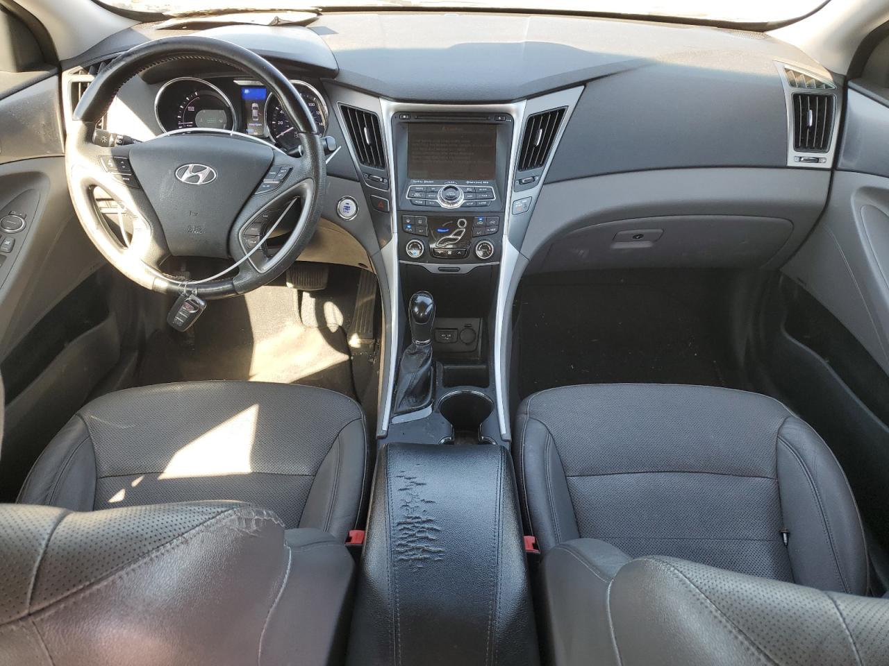 2012 Hyundai Sonata - Image 8