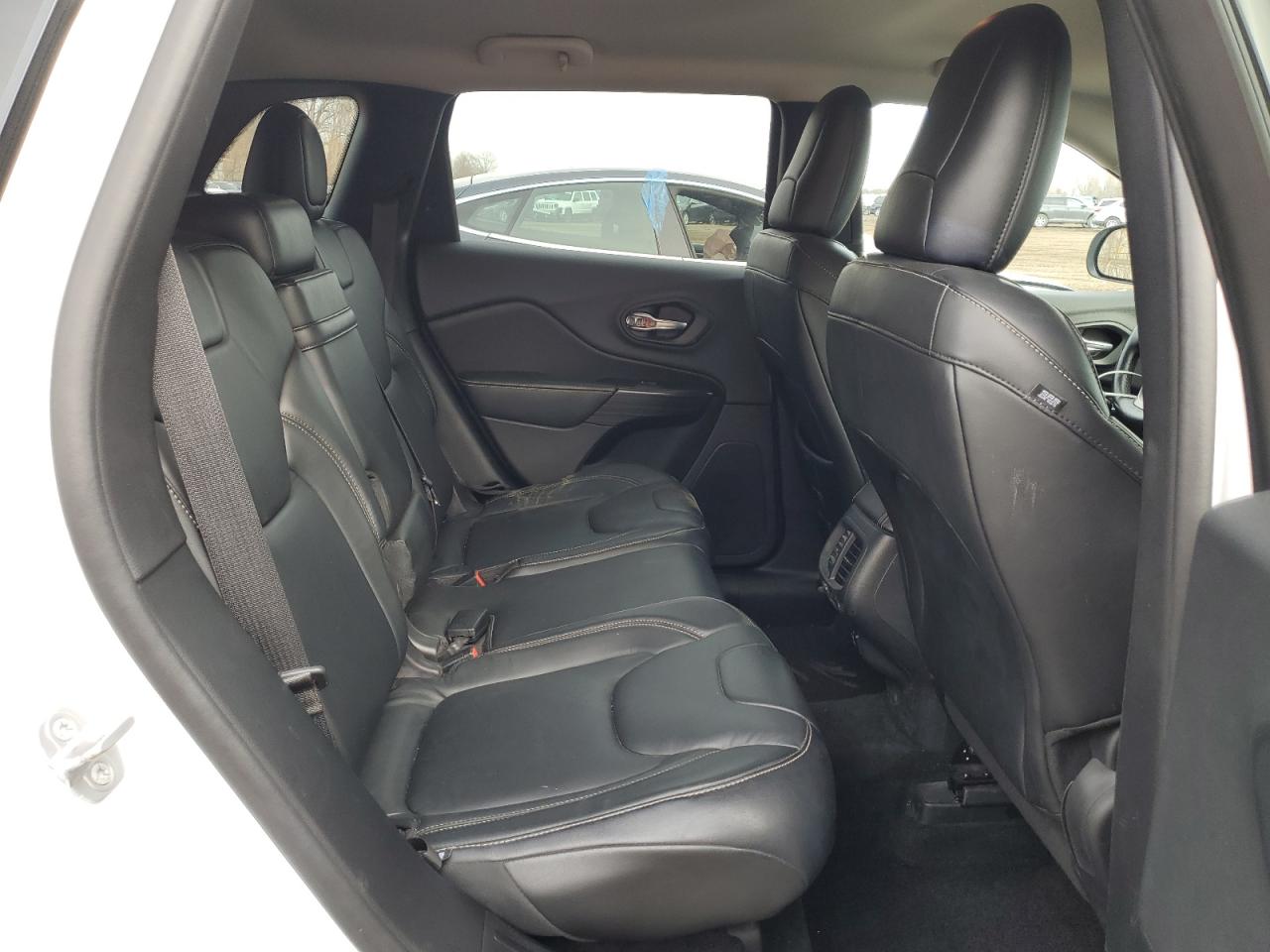 2014 Jeep Grand Cherokee - Image 11