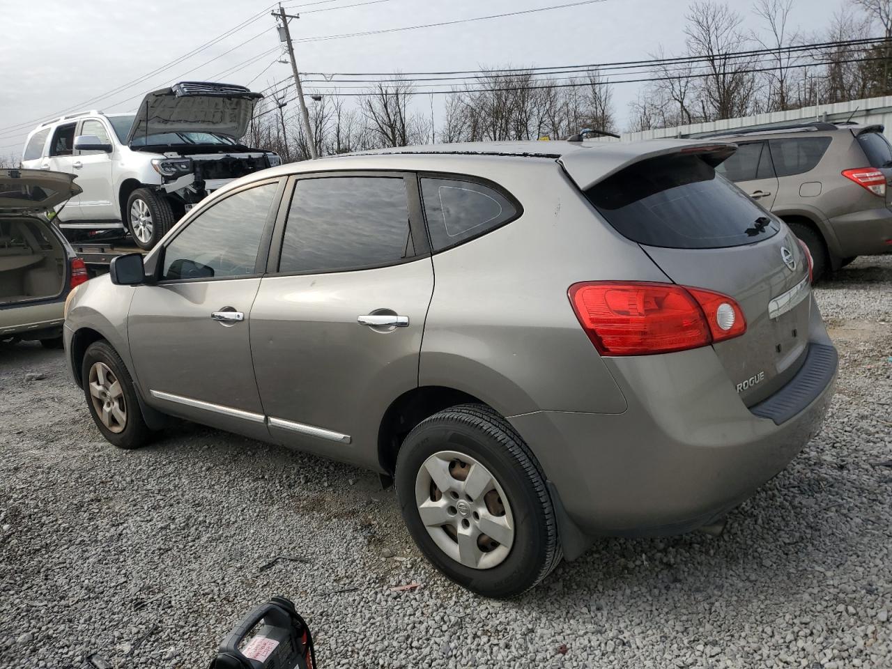 2011 Nissan Rogue - Image 2
