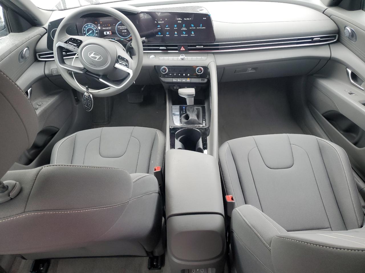 2024 Hyundai Elantra - Image 8