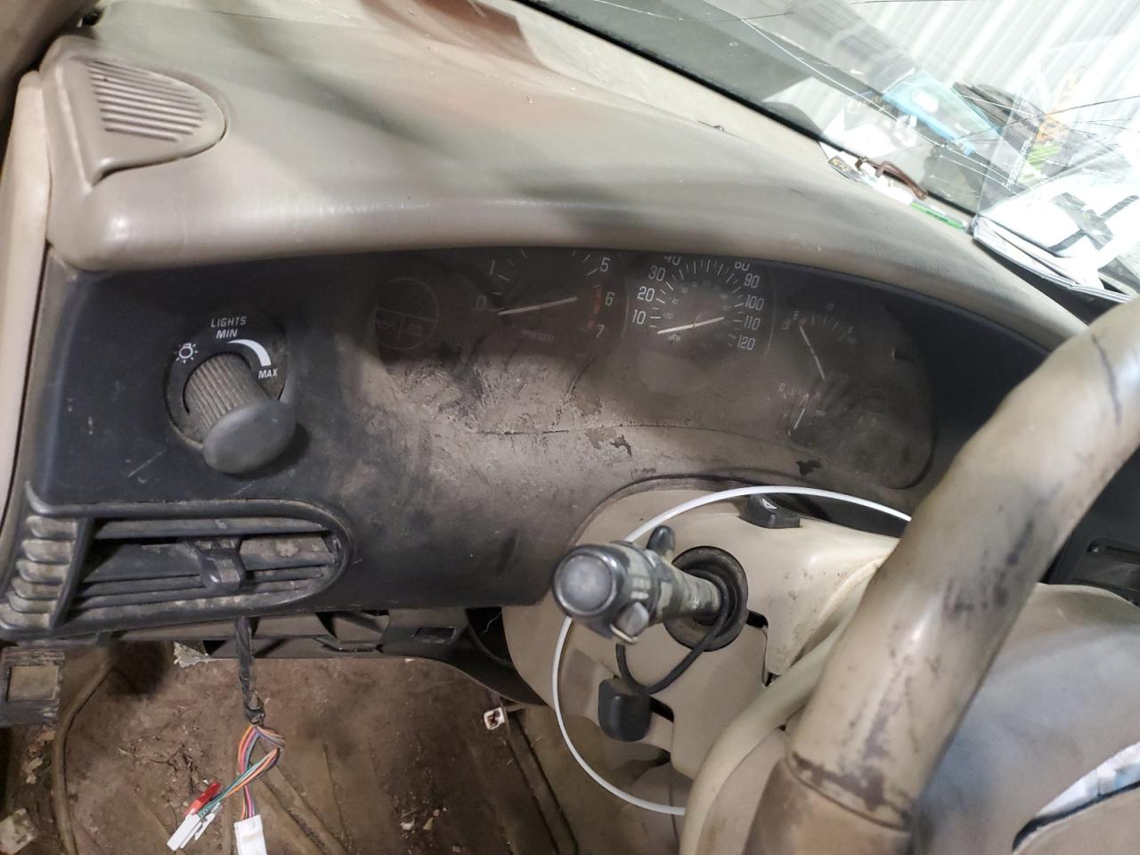 2004 Buick Regal Ls VIN: 2G4WB52KX41322568 Lot: 49270675