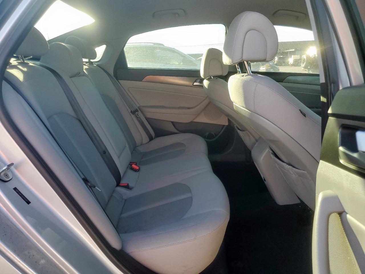 2017 Hyundai Sonata - Image 11