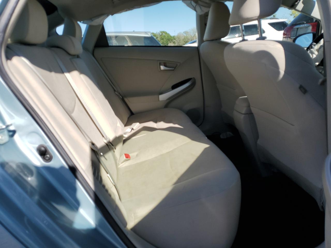 2015 Toyota Prius - Image 11