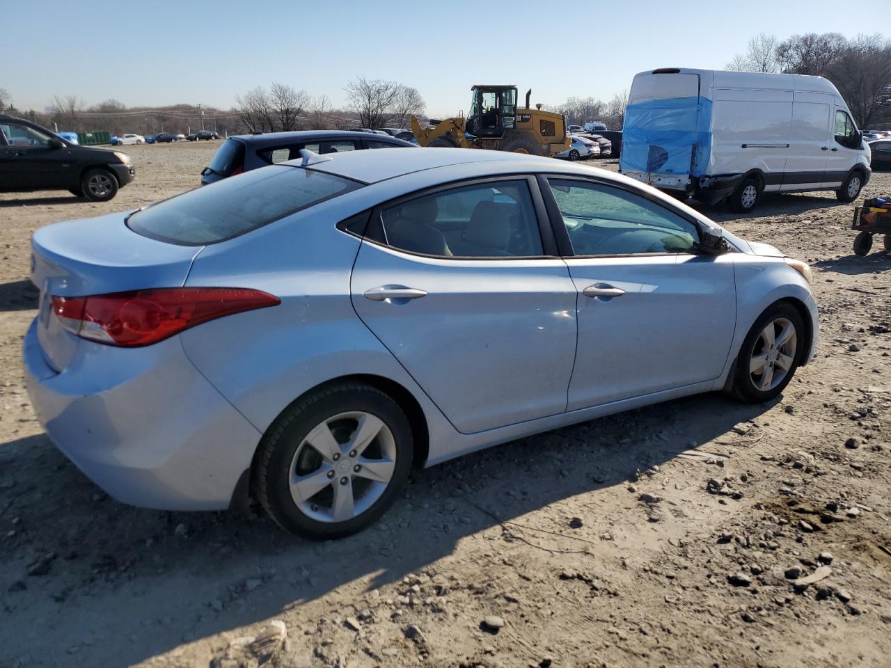 2013 Hyundai Elantra - Image 3