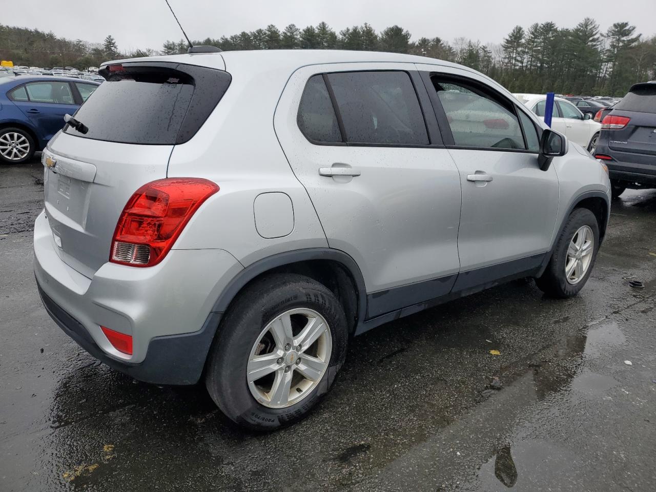 2020 Chevrolet Trax - Image 3