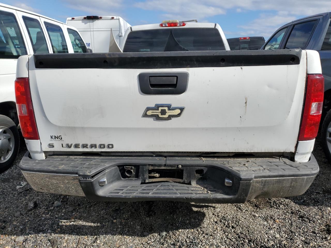 2007 Chevrolet Silverado - Image 6