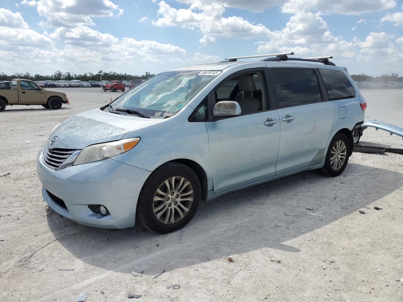 2016 Toyota Sienna - Image 1