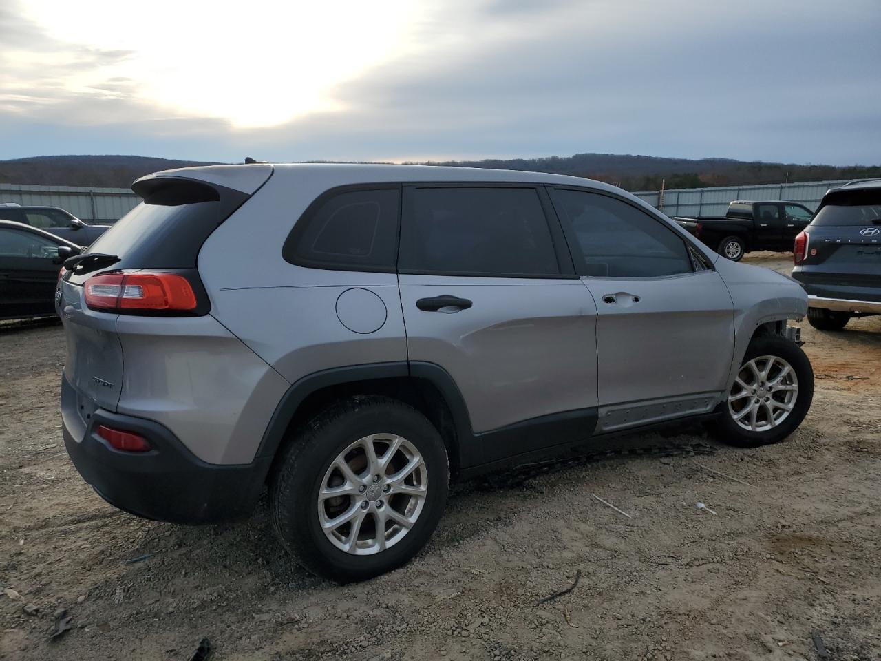 2014 Jeep Grand Cherokee - Image 3