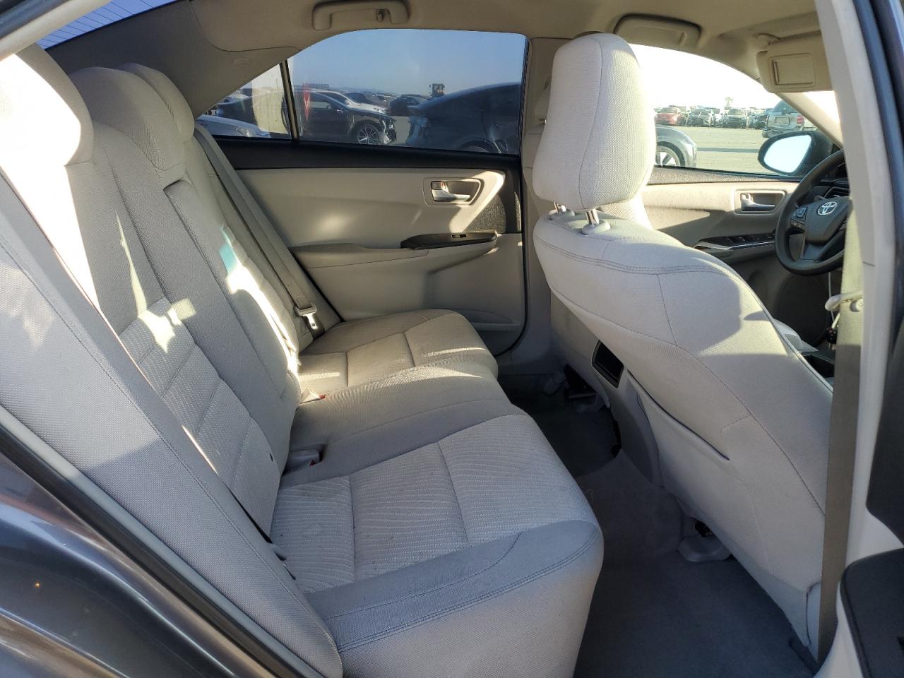 2015 Toyota Camry - Image 10