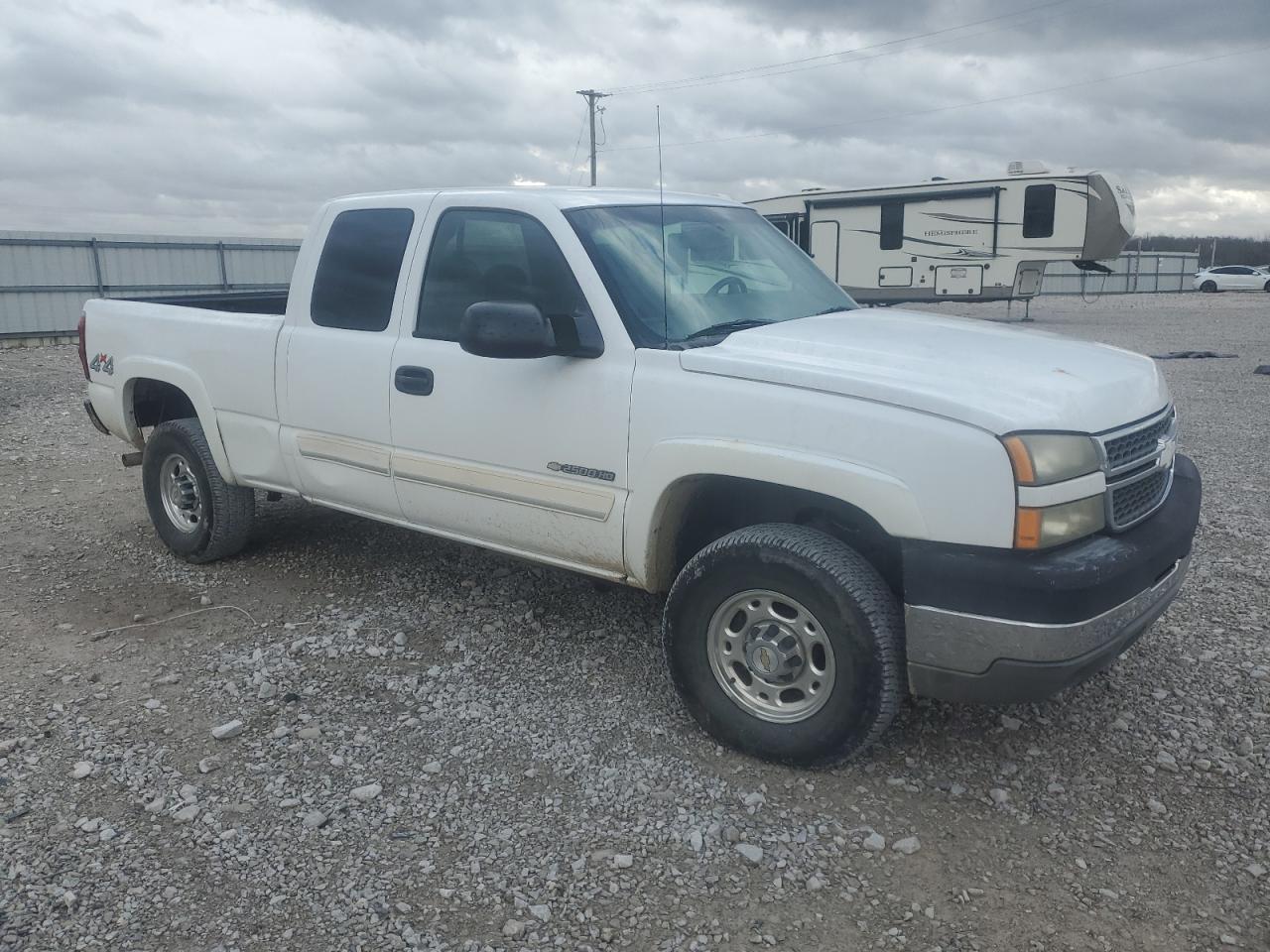 2005 Chevrolet Silverado - Image 4
