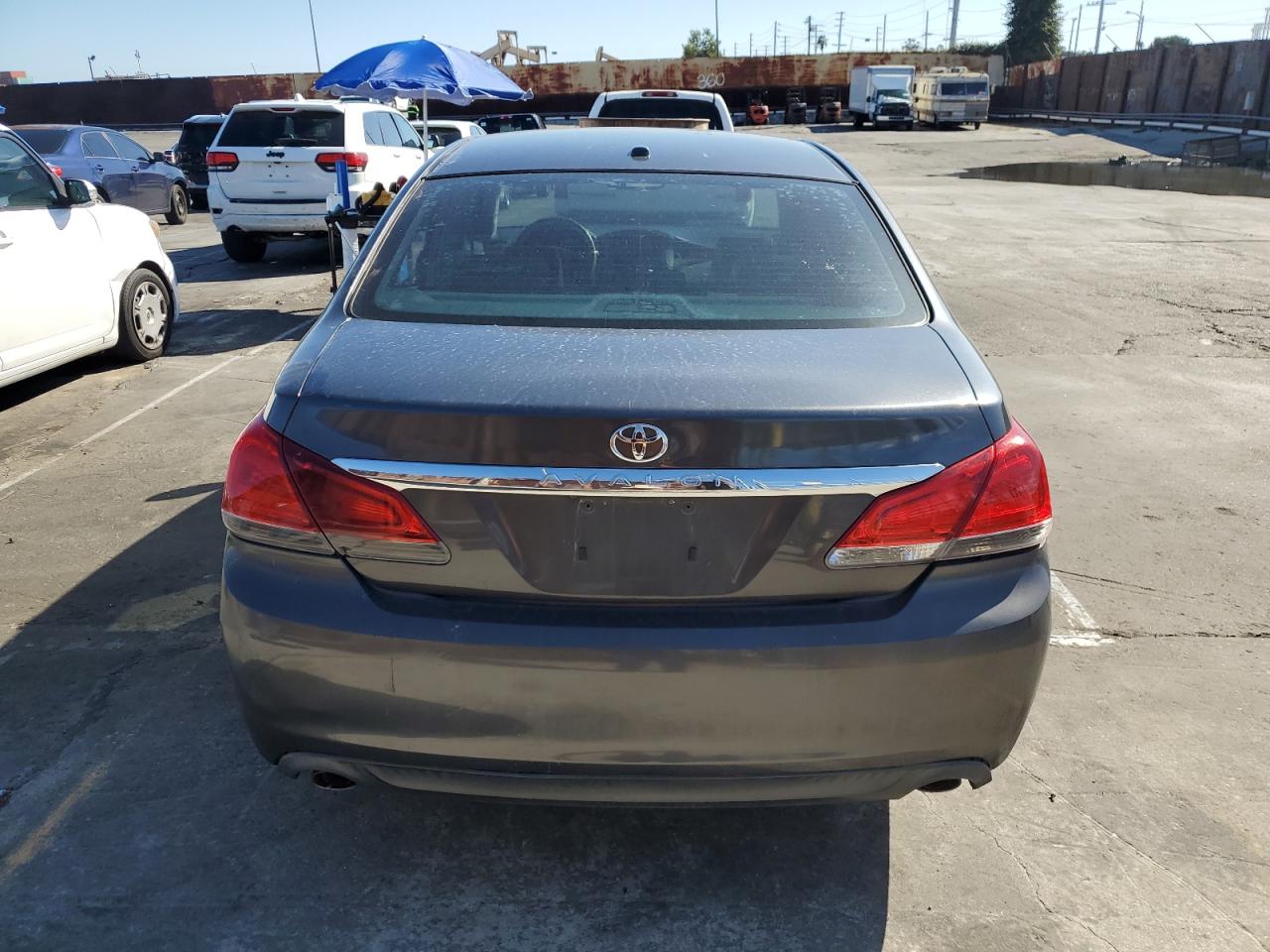2012 Toyota Avalon - Image 6