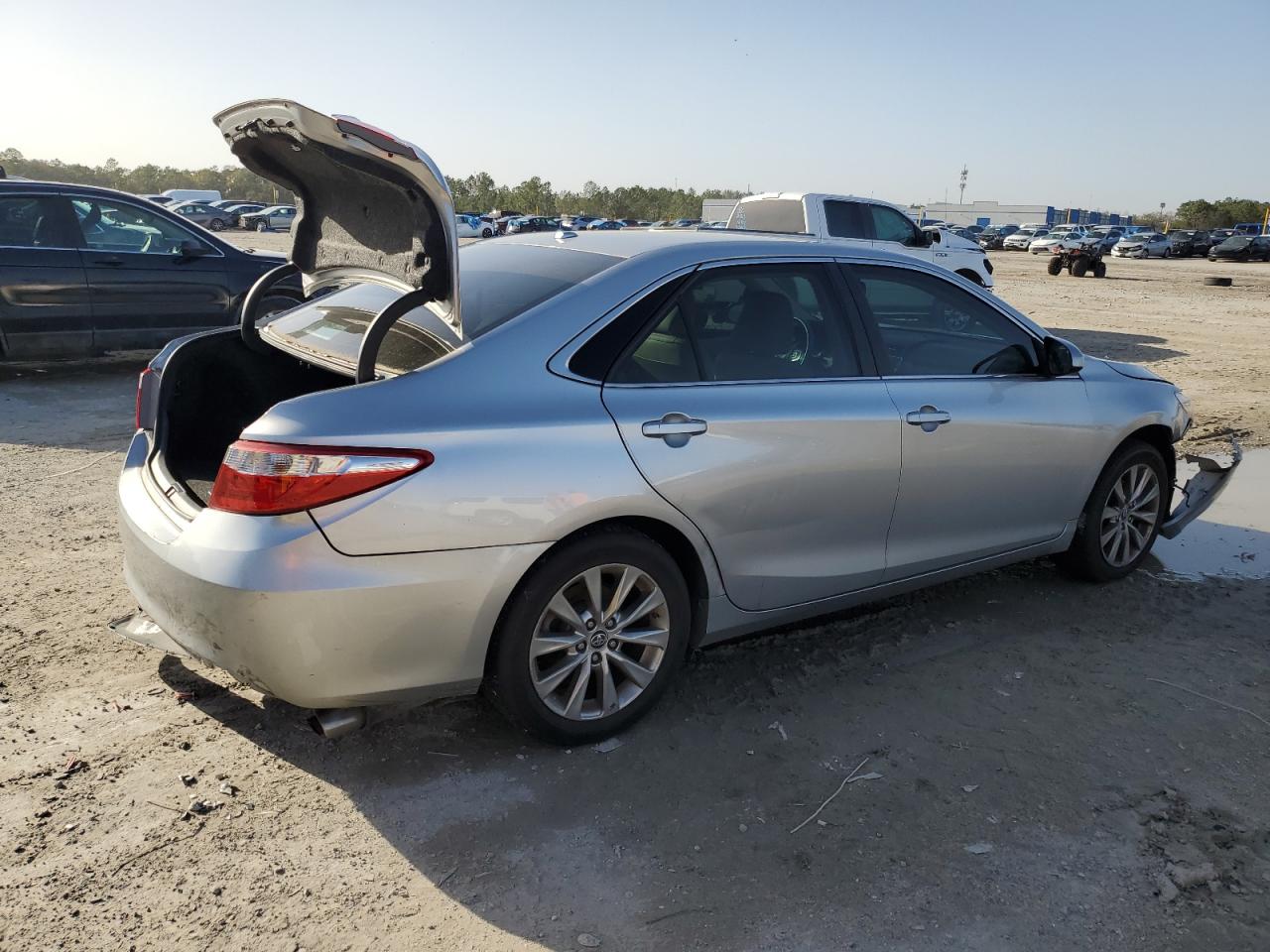 2015 Toyota Camry - Image 3