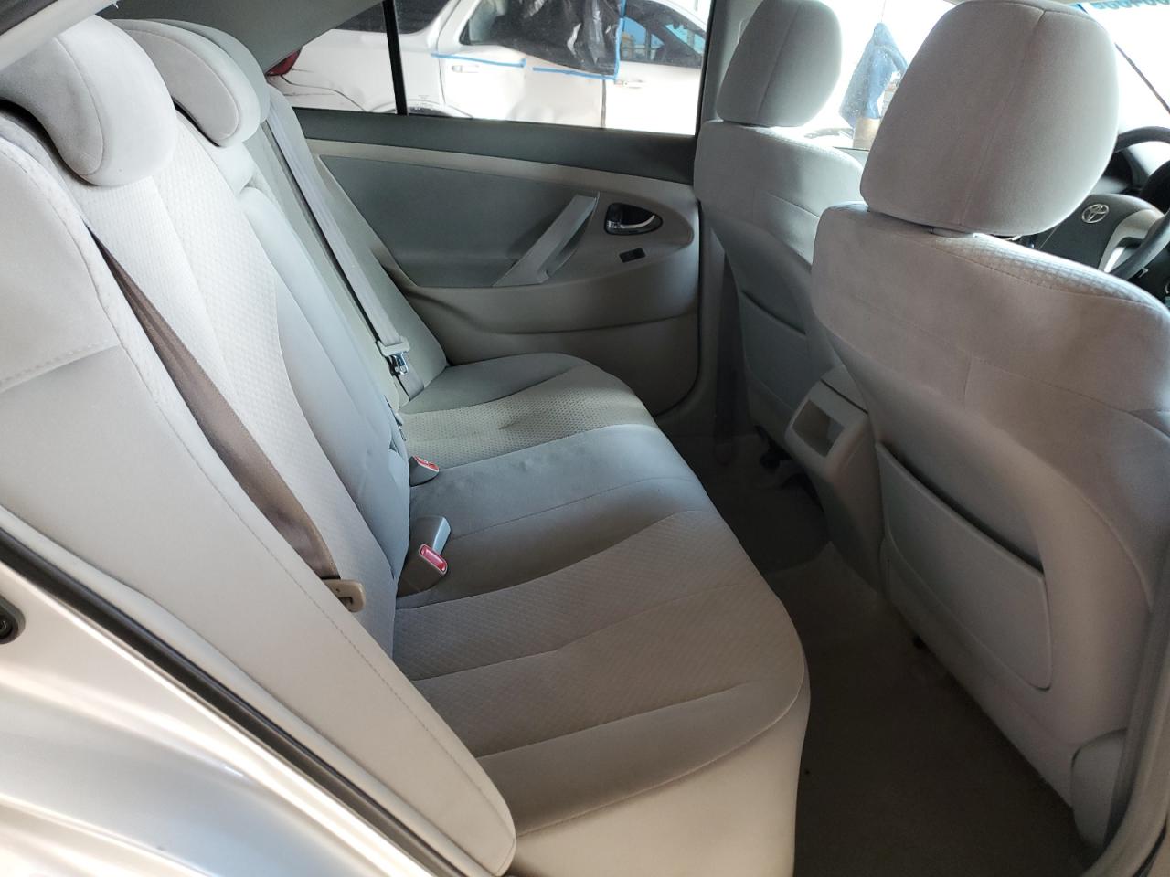 2009 Toyota Camry - Image 10