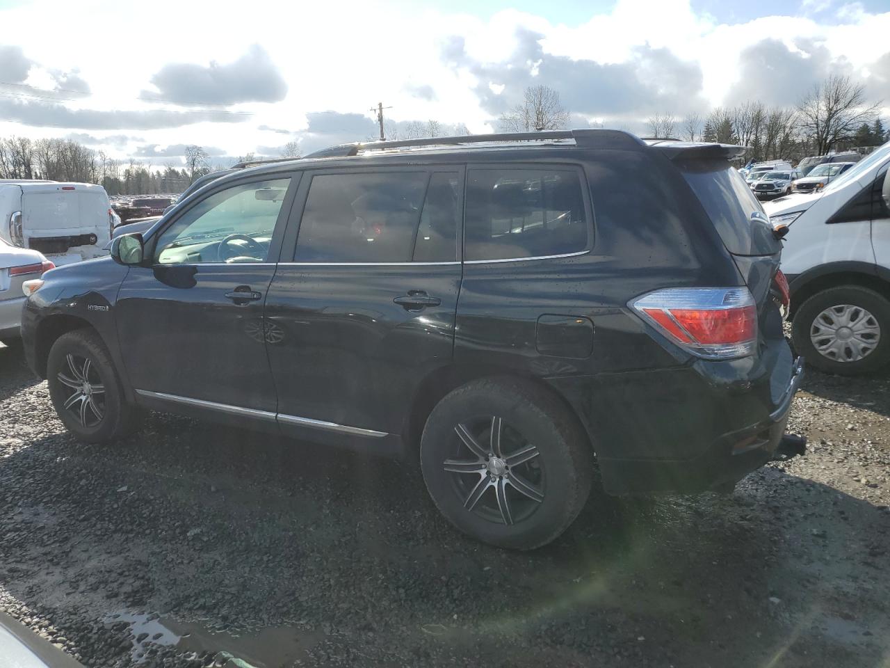 2011 Toyota Highlander - Image 2