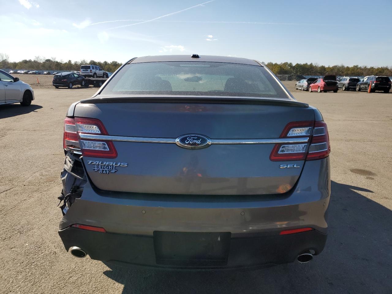 2014 Ford Taurus - Image 6