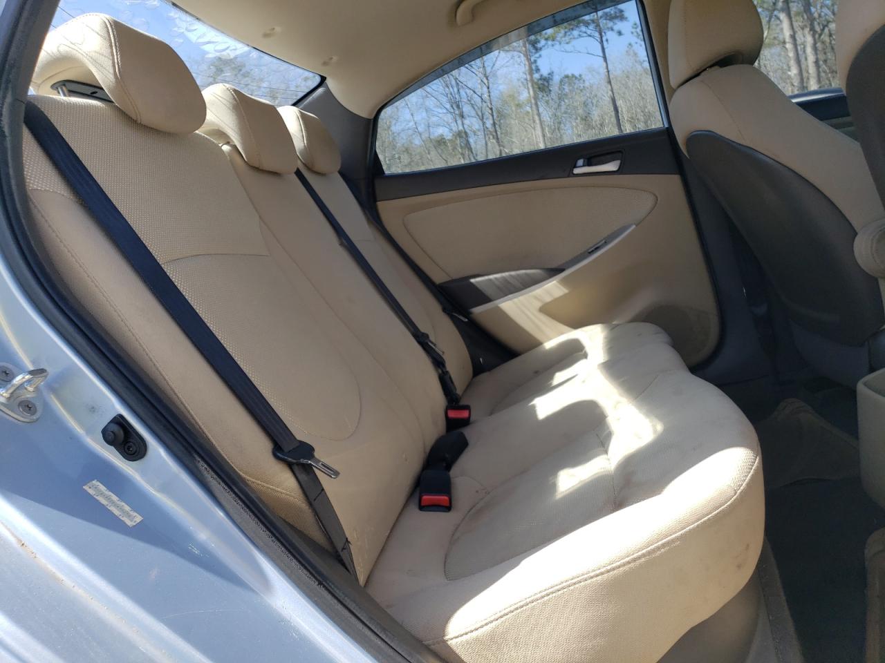 2013 Hyundai Accent - Image 10