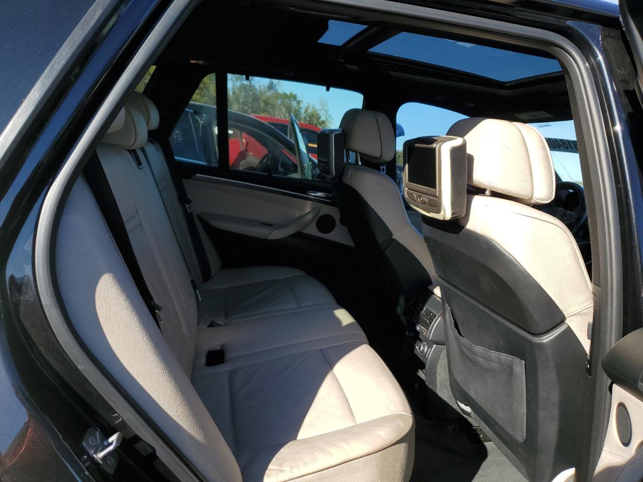 2011 BMW X5 - Image 11