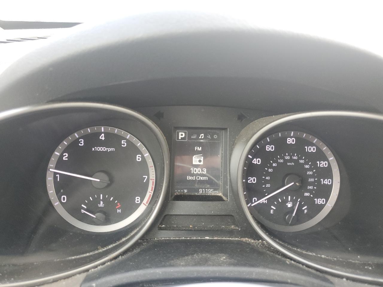 2017 Hyundai Santa Fe - Image 9