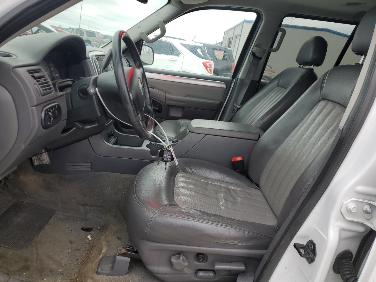 2003 Mercury Mountaineer - Image 7