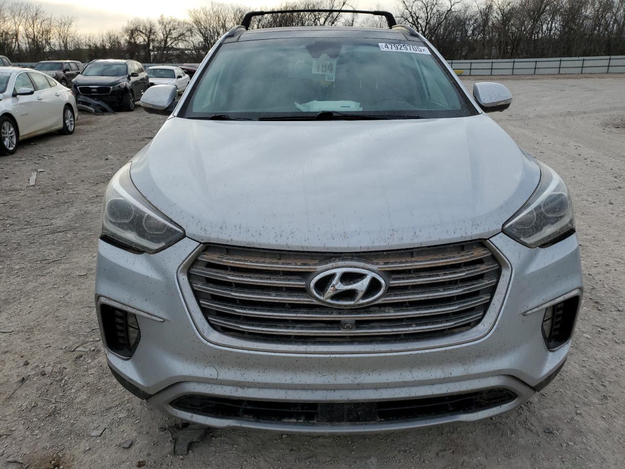 2017 Hyundai Santa Fe - Image 5