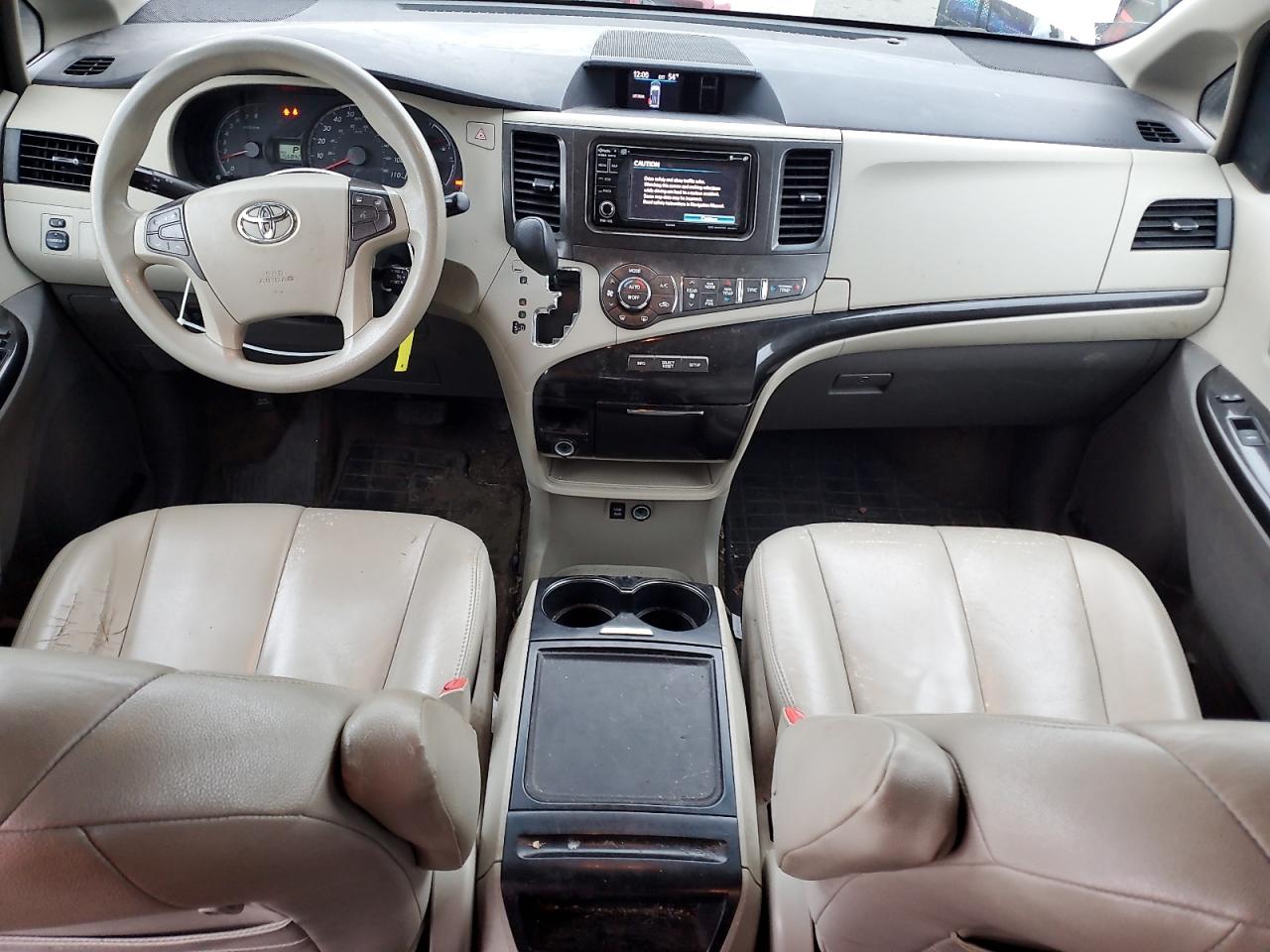 2013 Toyota Sienna - Image 8