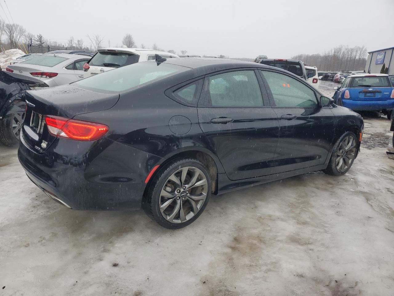 2015 Chrysler 200 - Image 3