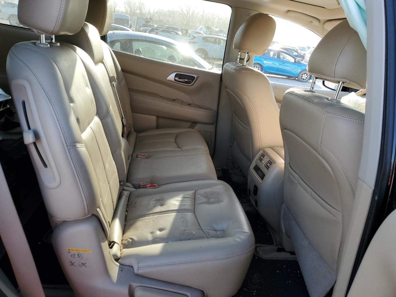 2015 Nissan Pathfinder - Image 11