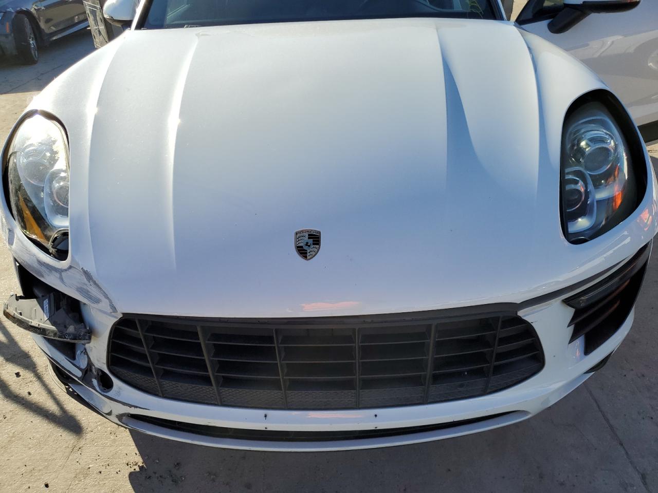 2017 Porsche Macan - Image 12
