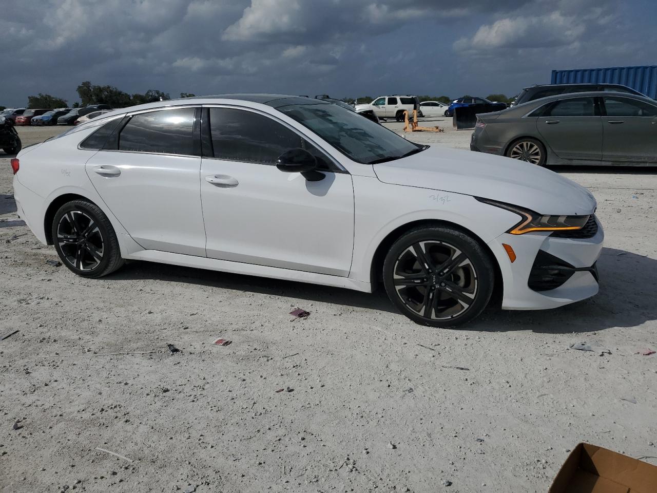 2023 Kia K5 - Image 4