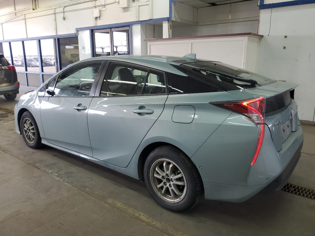 2018 Toyota Prius - Image 2