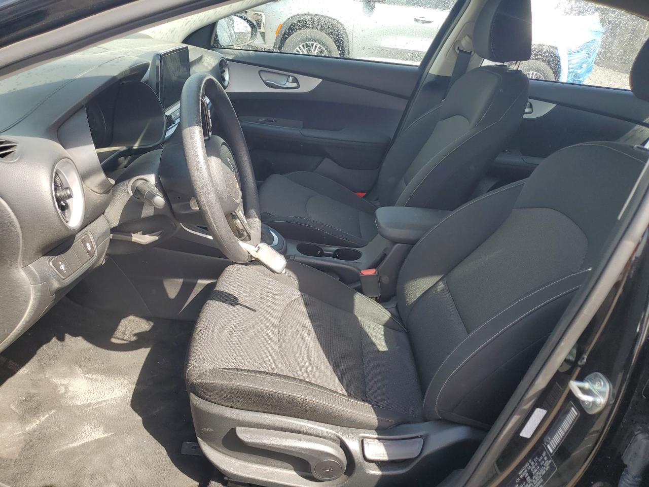 2024 Kia Forte - Image 7