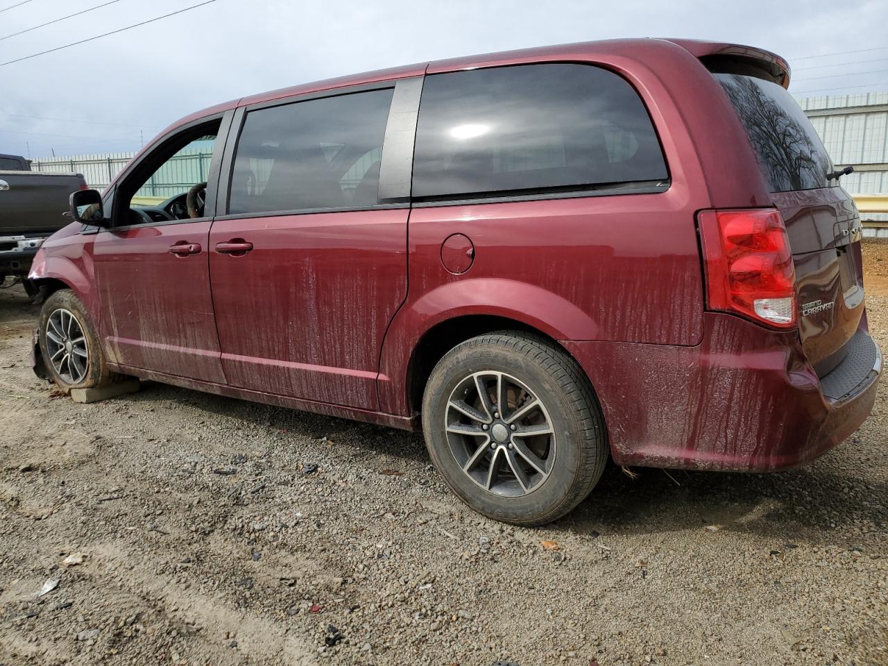 2019 Dodge Caravan - Image 2
