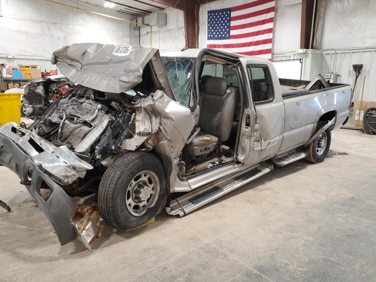 2005 Chevrolet Silverado K2500 Heavy Duty for Sale in Milwaukee, WI - Front End