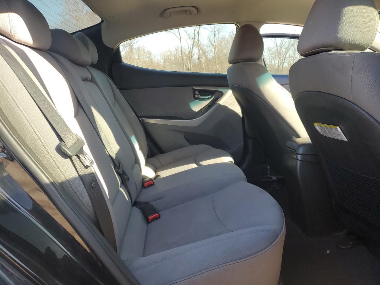 2013 Hyundai Elantra - Image 10