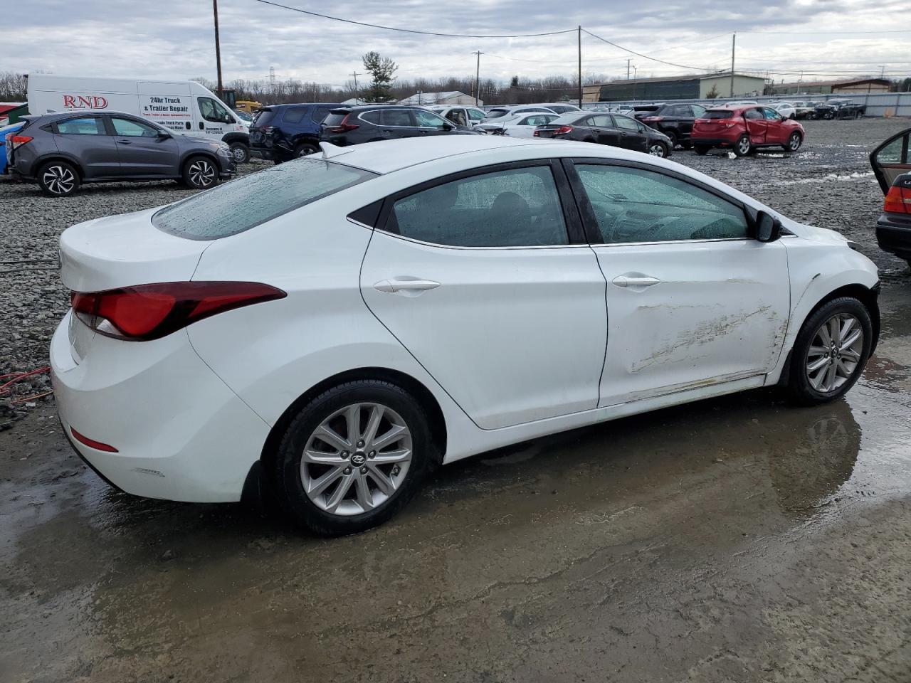 2015 Hyundai Elantra - Image 3
