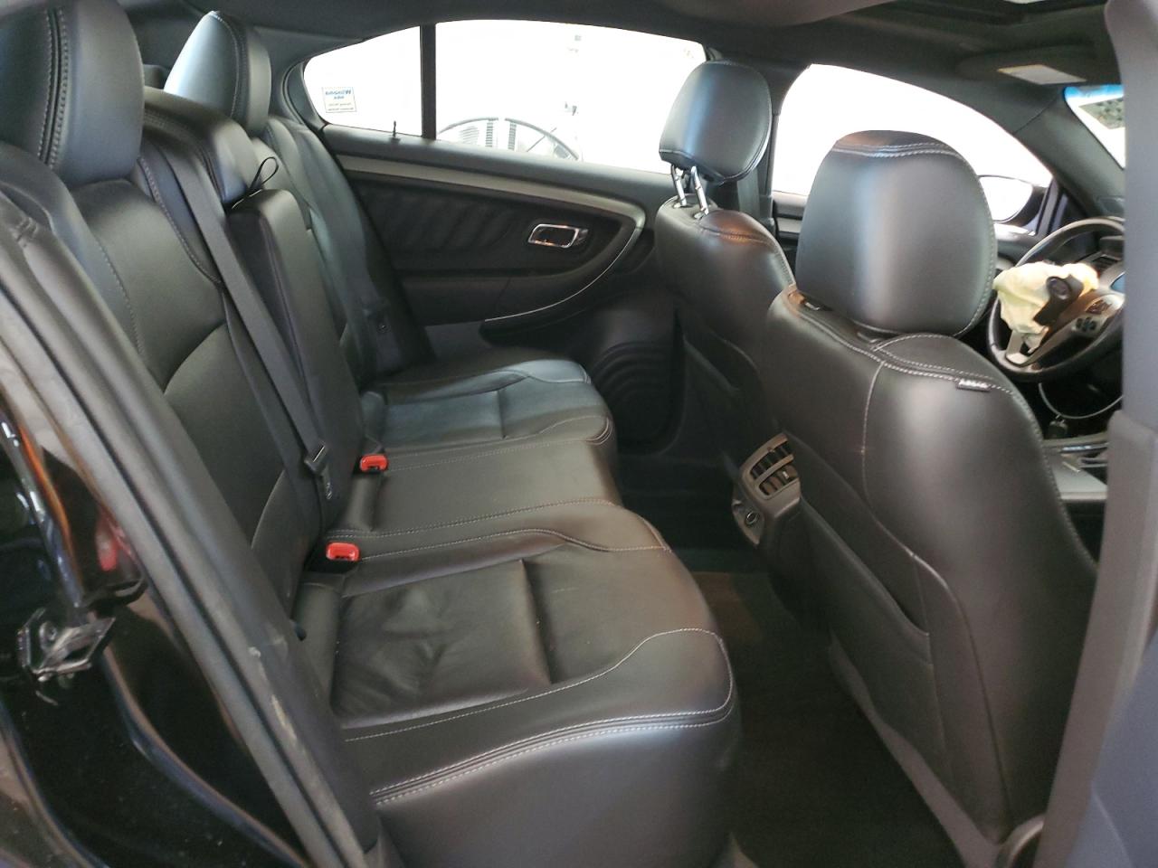 2015 Ford Taurus - Image 11