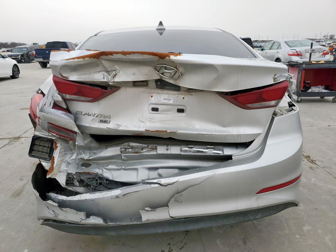 2018 Hyundai Elantra - Image 6
