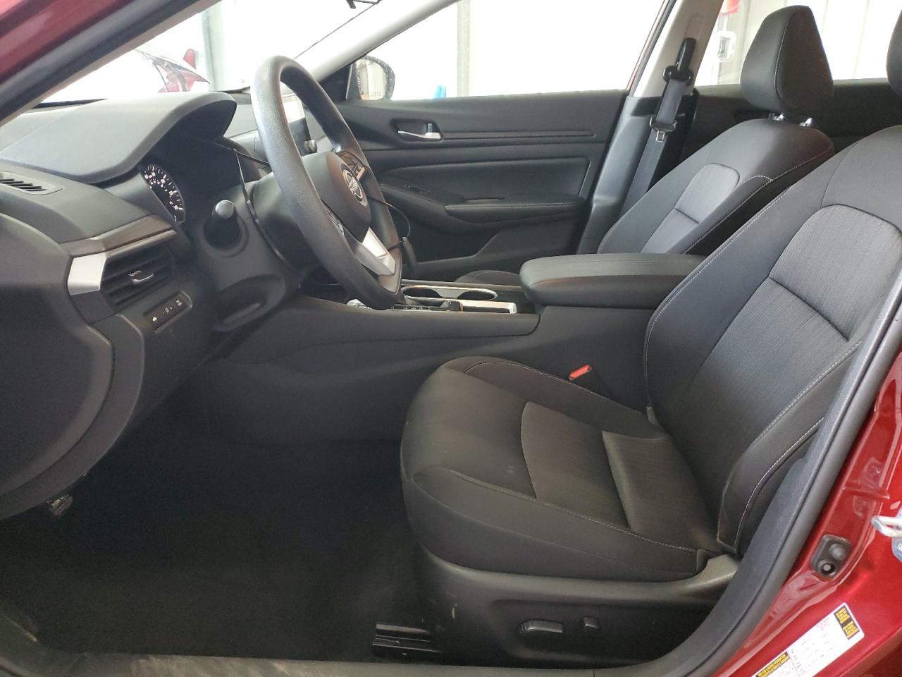 2024 Nissan Altima - Image 7