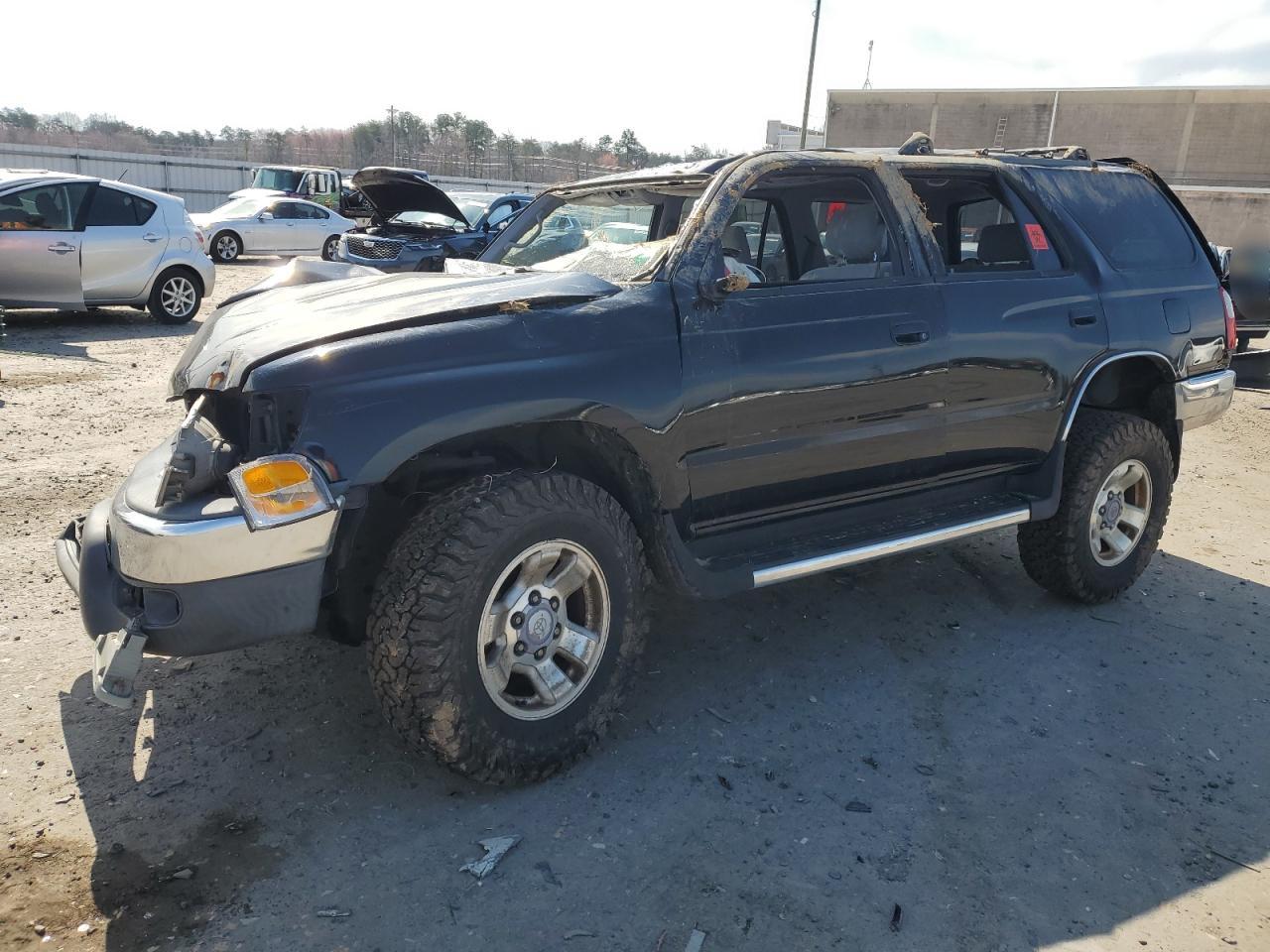 2000 Toyota 4Runner Sr5 للبيع في Fredericksburg، VA - All Over